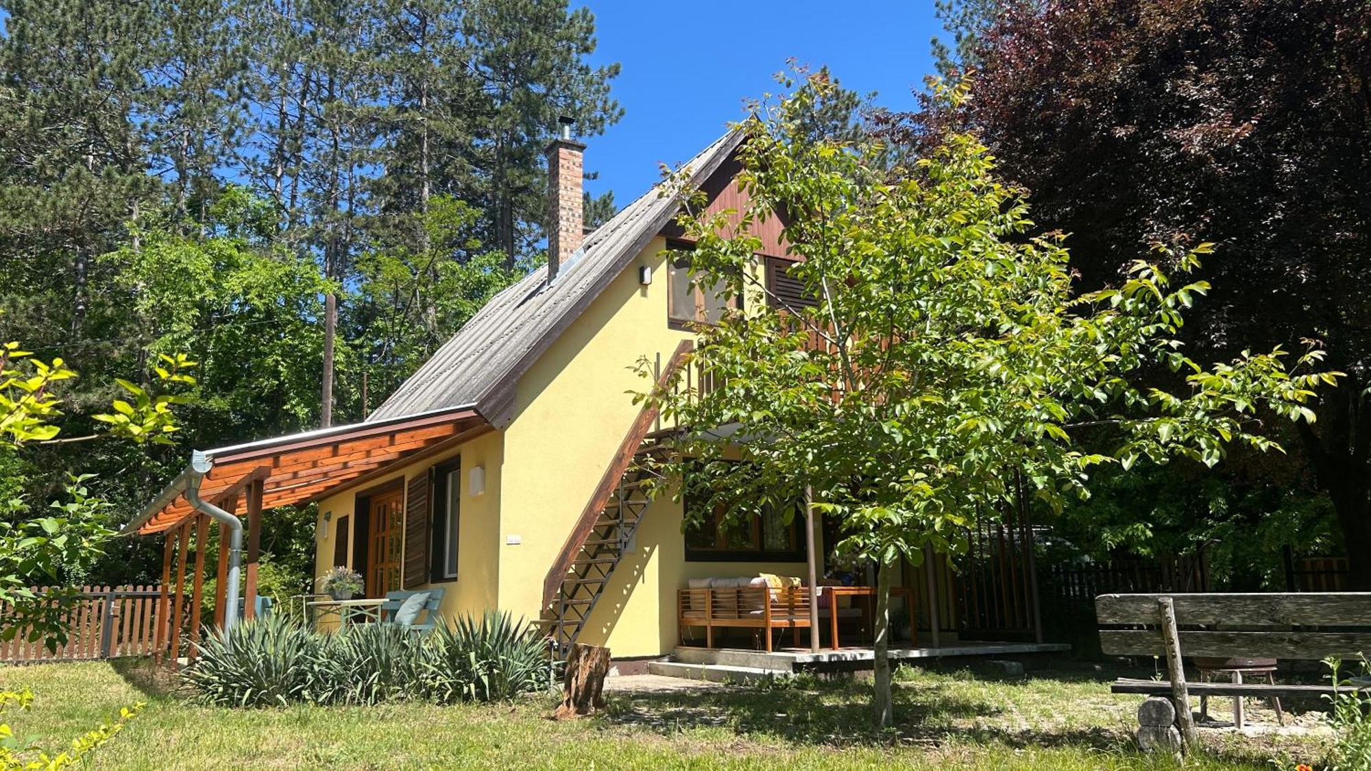Forest-Side Home By Recreational Lake Kunfeherto Buitenkant foto